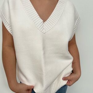 Elegant White V-Neck Sweater